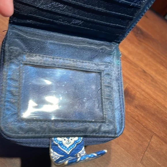 💙🩵Vera Bradley Mini Wallet - Picture 4 of 6